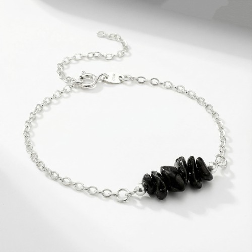 Srebrna bransoletka z naturalnym czarnym turmalinem jasne srebro 925 nieregularne bryłki kamieni